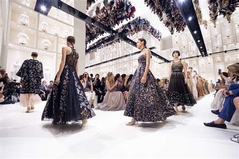 Visitez les décors du défilé Dior haute couture 